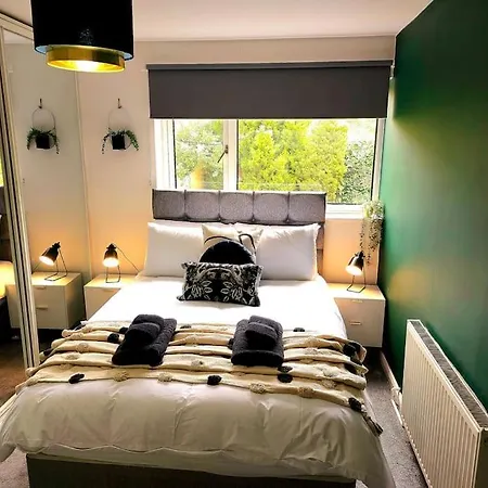 Homebird - Buckton House * Leeds (West Yorkshire)