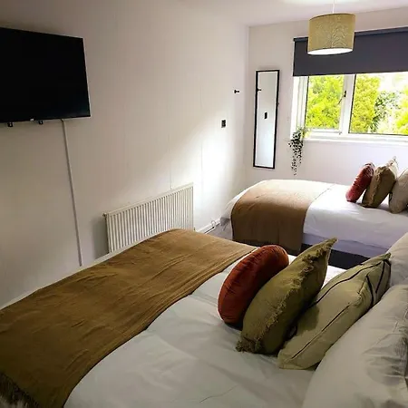 Homebird - Buckton House *