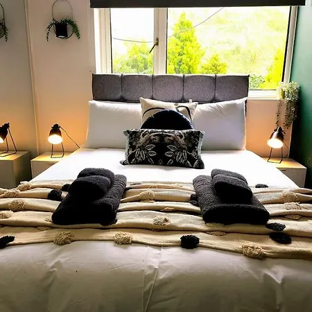 Holiday home Homebird - Buckton House
